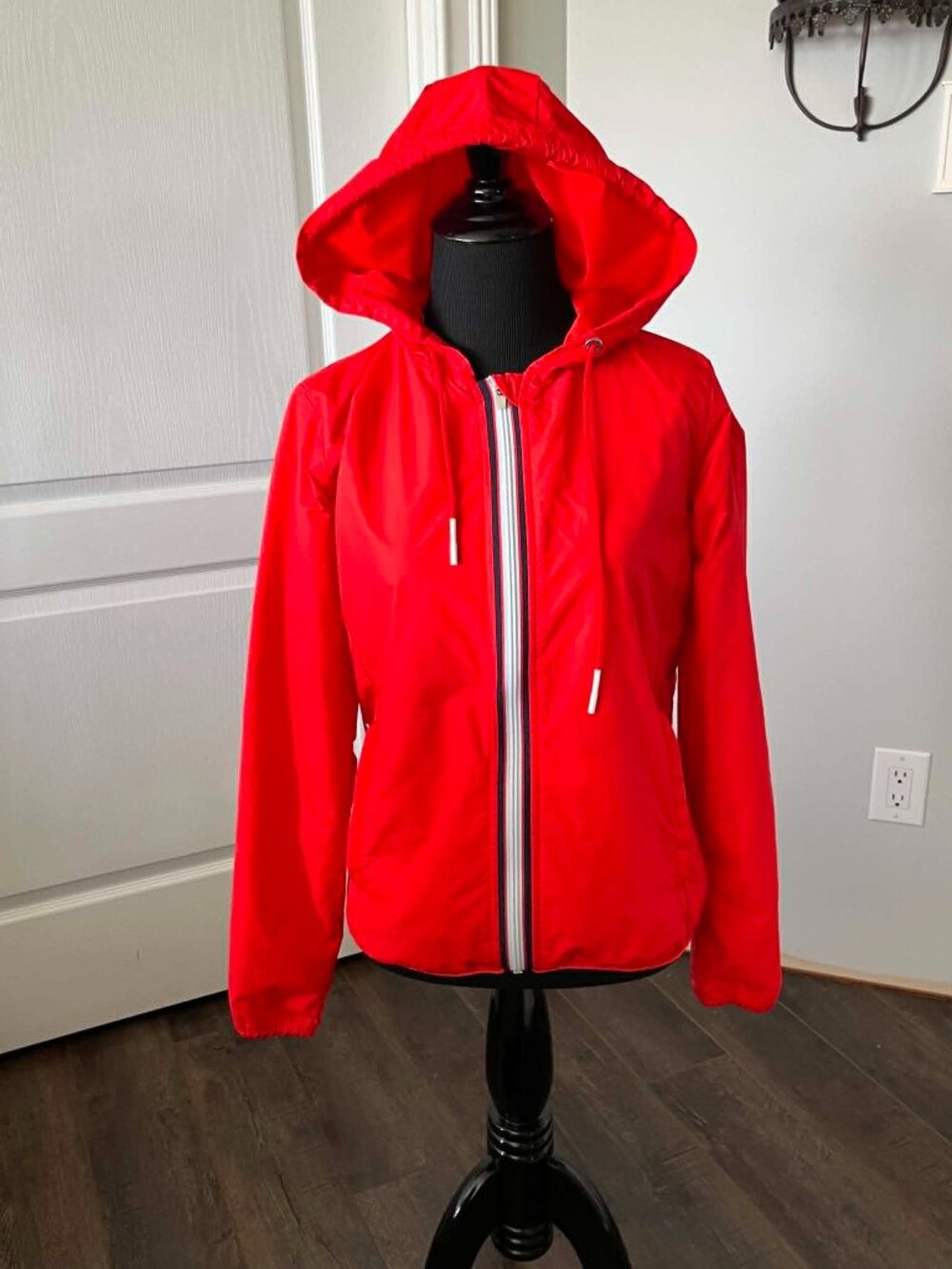 Athleta Women's Ascender UPF Windbreaker Jacket Orange Coral  size XS